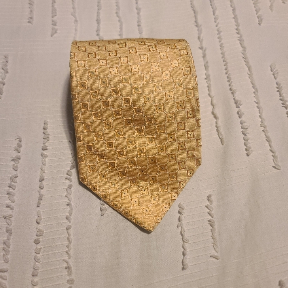 Hart Schaffner Marx Gold Patterned Neck Tie